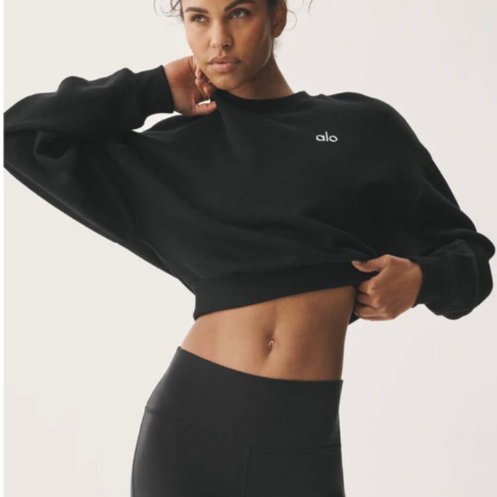 ALO YOGA - Cropped Accolade Crewneck